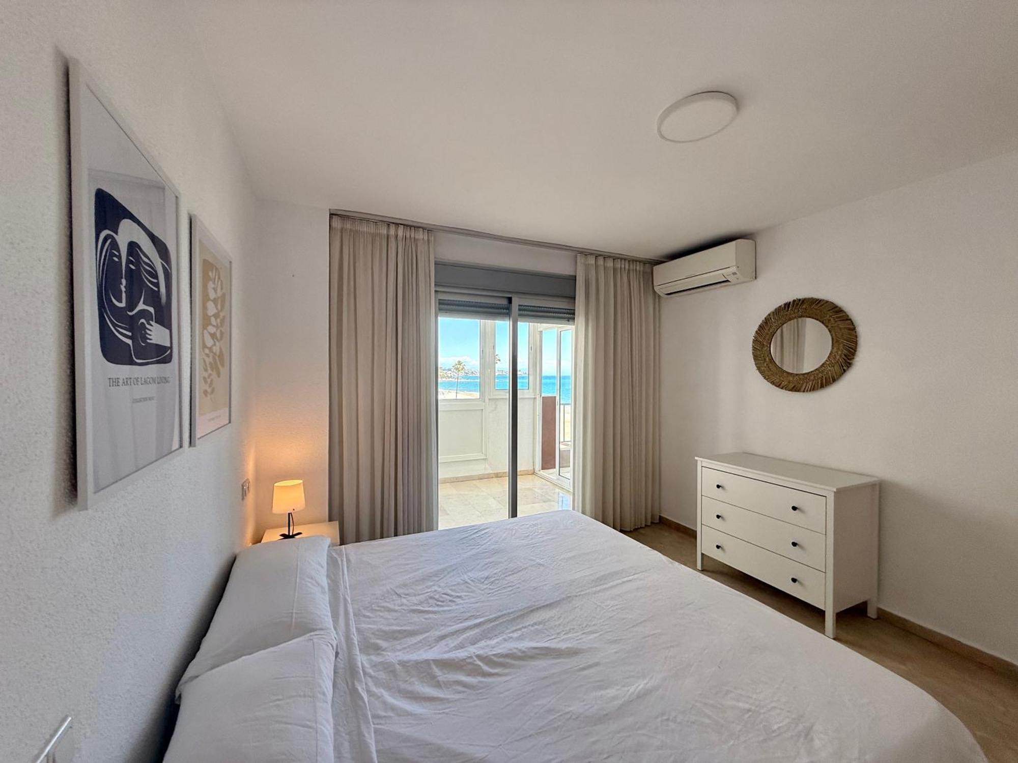 Nautique Beachfront Apartment Fuengirola
